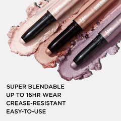 IT Cosmetics Epic Amethyst con primer incorporado para mayor durabilidad.