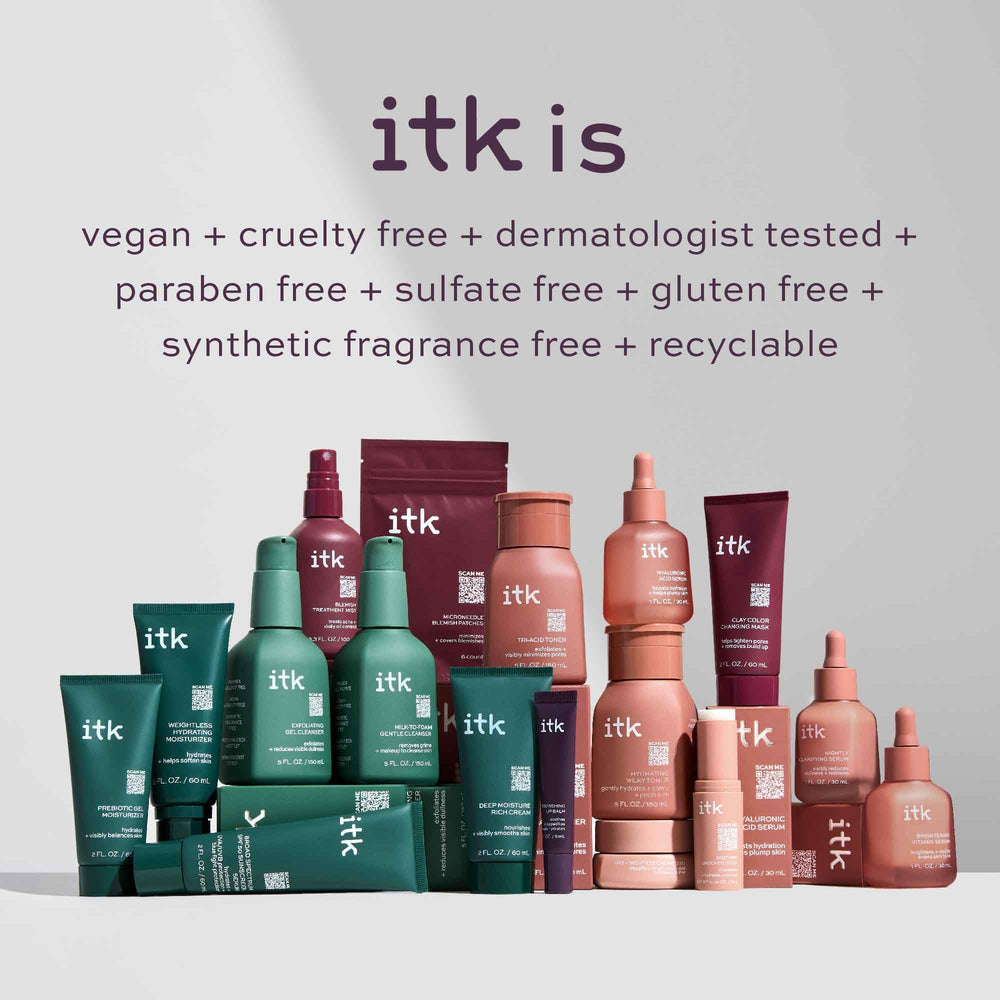 ITK Sin sulfatos y fragancia natural, apta para rutinas diarias sin irritación.