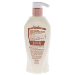 Its A 10 Coily Miracle Hydrating Shampoo, espuma cremosa, desenreda y deja cabello suave.