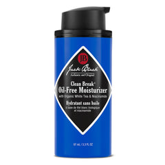 Appliquer Jack Black Clean Break sur le visage, hydratation légère.
