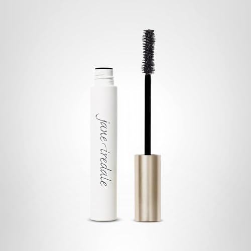 Aplicación precisa en ángulos interiores y exteriores con jane iredale Beyond Lash.