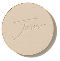 Jane Iredale PurePressed Base en compacto cerrado, ideal para retoques discretos.