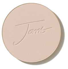 Jane Iredale PurePressed Base relleno tono beige claro para acabado suave.