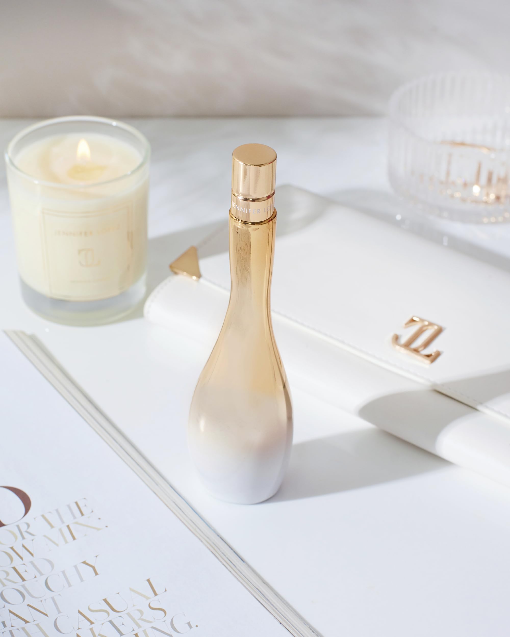Jennifer Lopez Enduring Glow, tapa destacada: cierre seguro y look premium.