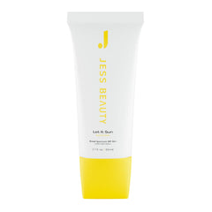 Let it Sun SPF50 de JESS BEAUTY en bote, protección diaria y aplicación fácil.