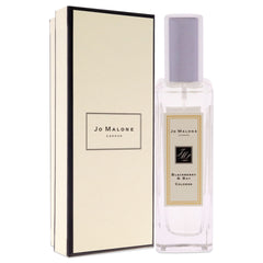 Jo Malone Blackberry & Bay Colonia, notas de fondo cedro; acompañamiento suave para la noche.