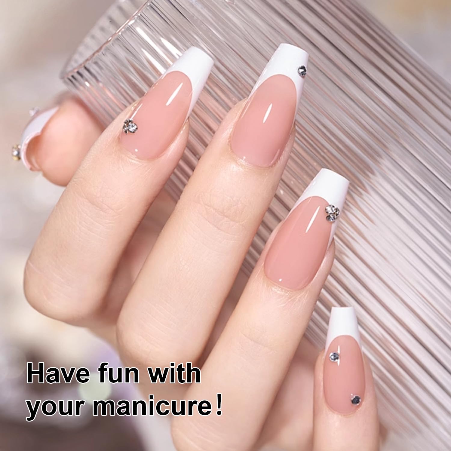 JODSONE-glassy-sheen-finish showcases the final gel manicure look.