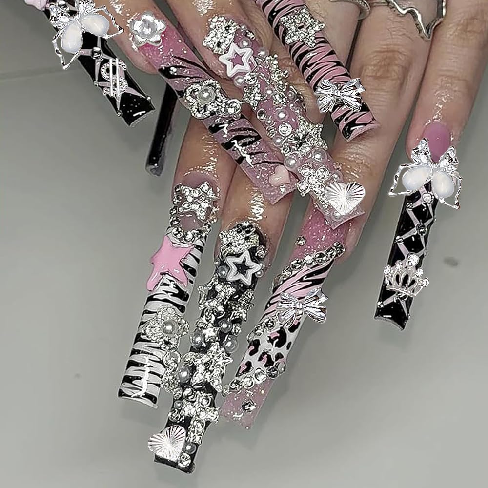 KACHIMOO corona: elegancia en uñas con acabado metálico duradero.