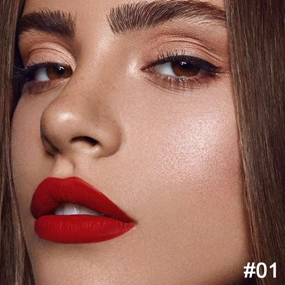 Kaely barra labial roja mate, acabado aterciopelado de larga duración.