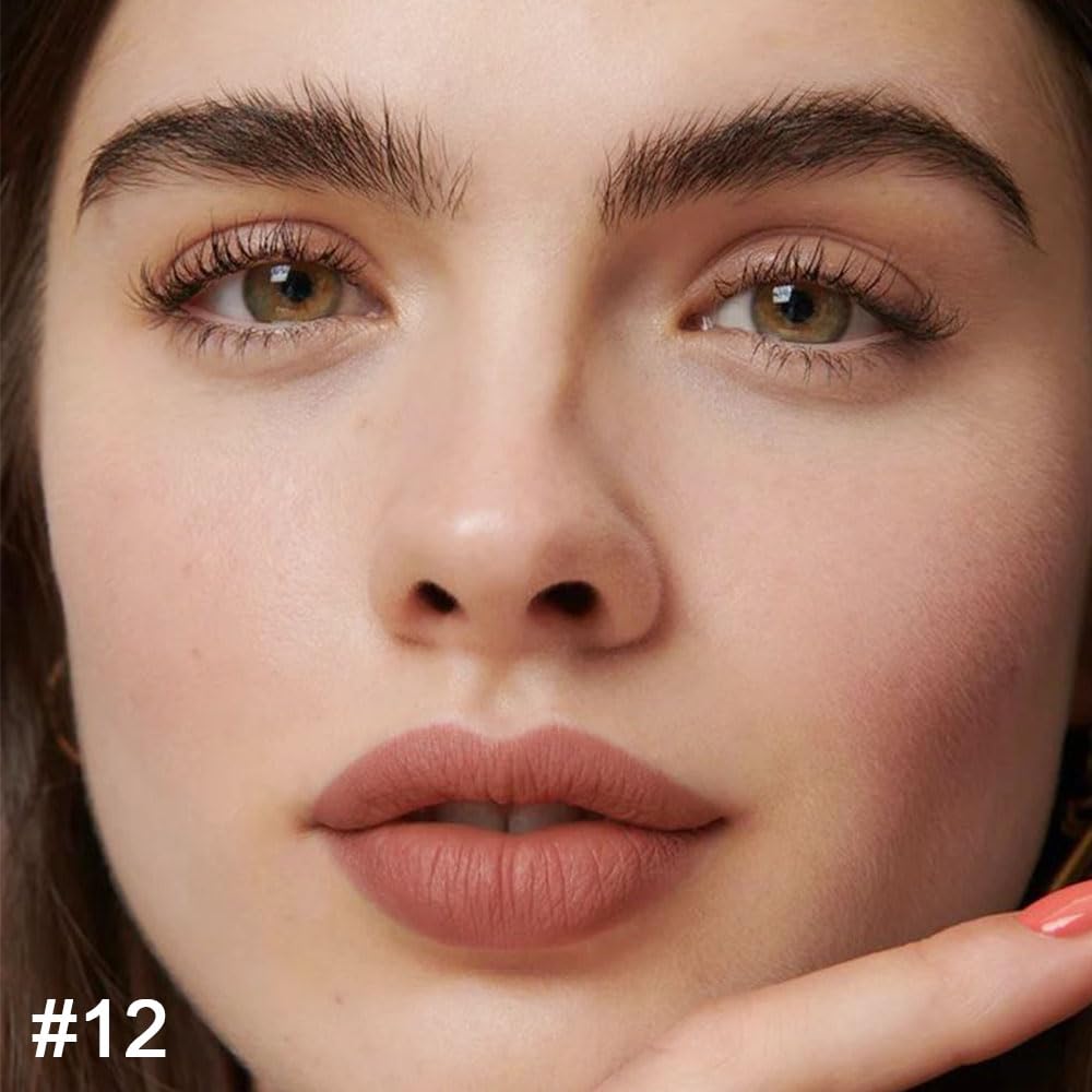 Kaely delineador labios punta precisa facilita delineado limpio y definición.