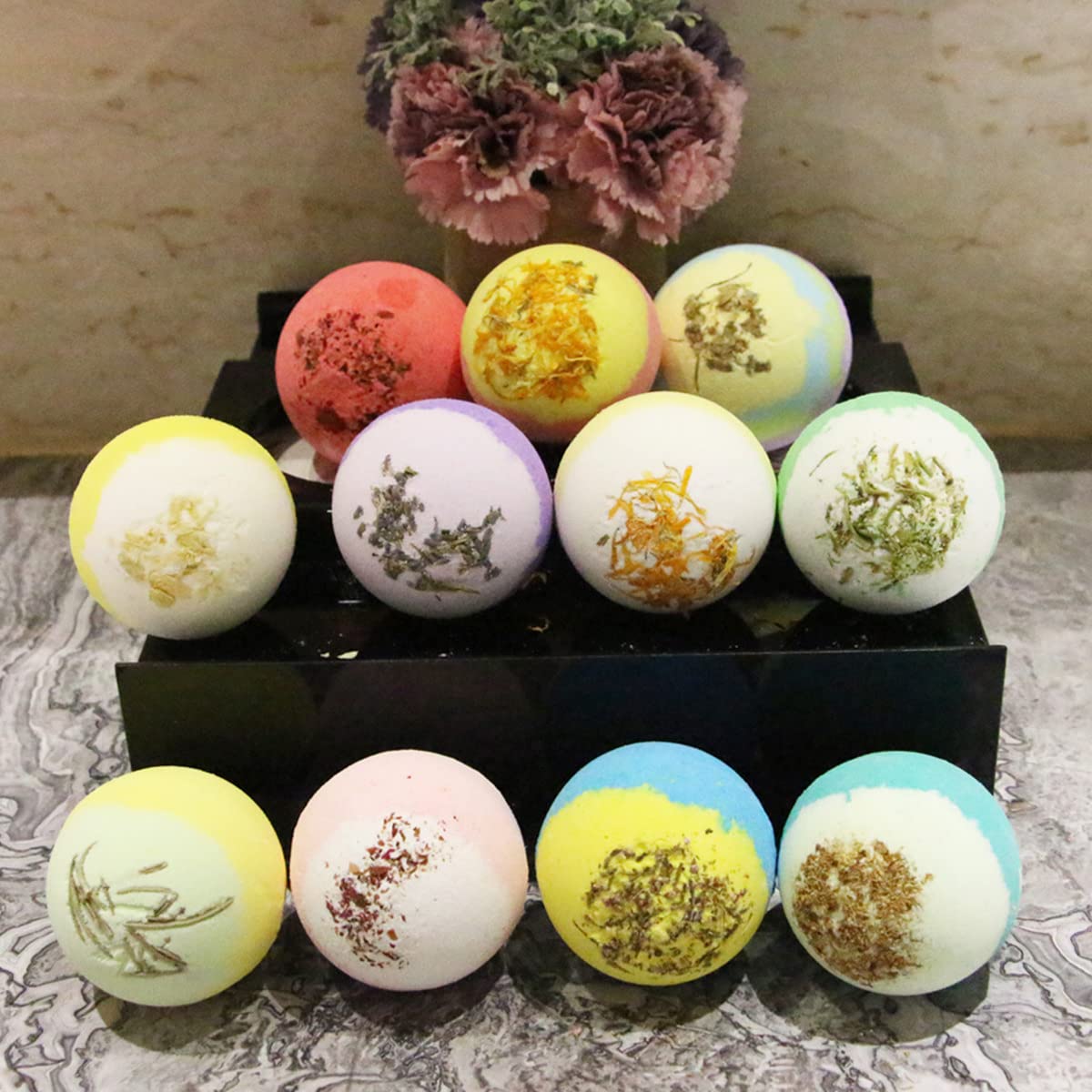 Artesanía de cuidado corporal KASTU en baño floral, ideal como regalo