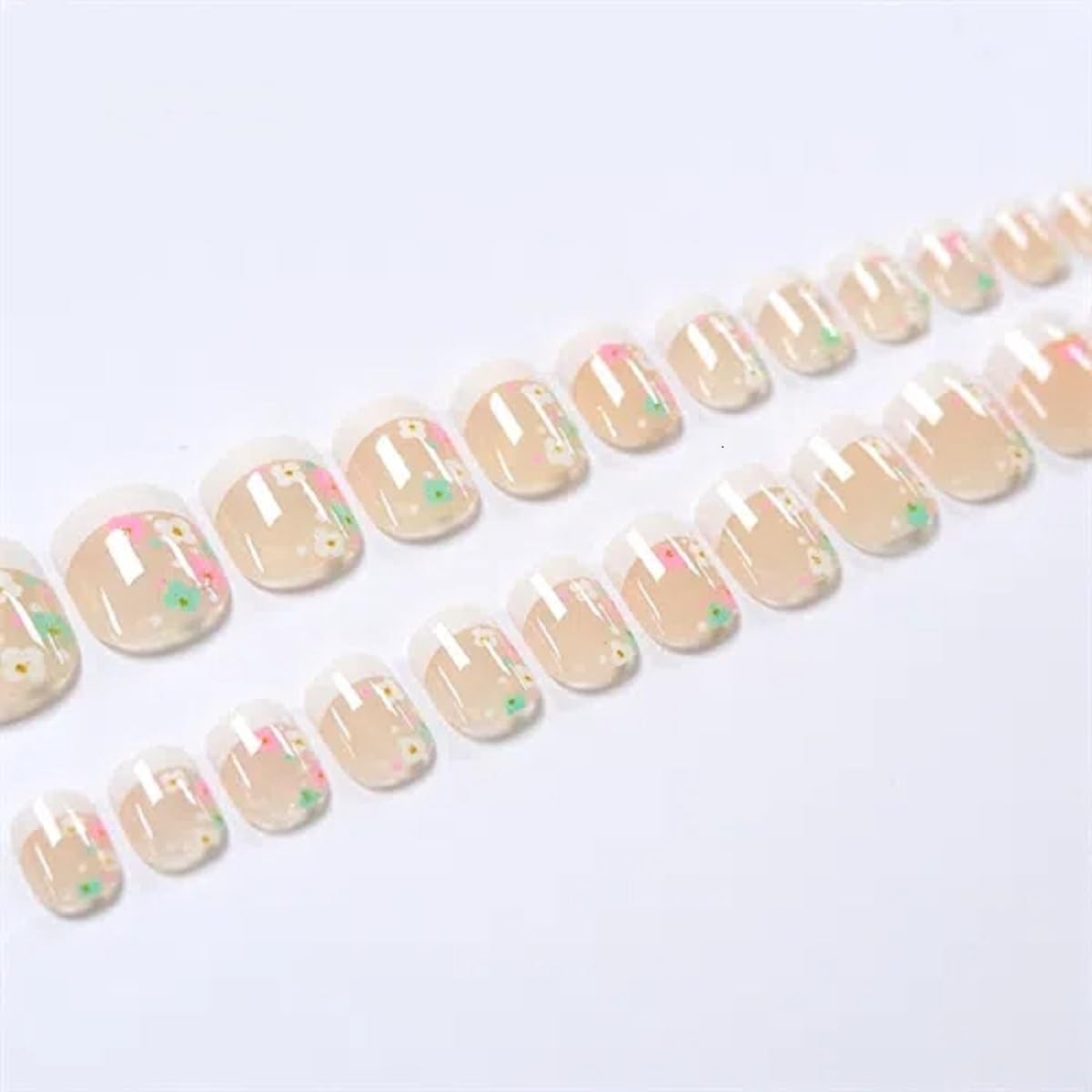 Uñas press-on Kawyehu: aplicación fácil para manicura infantil