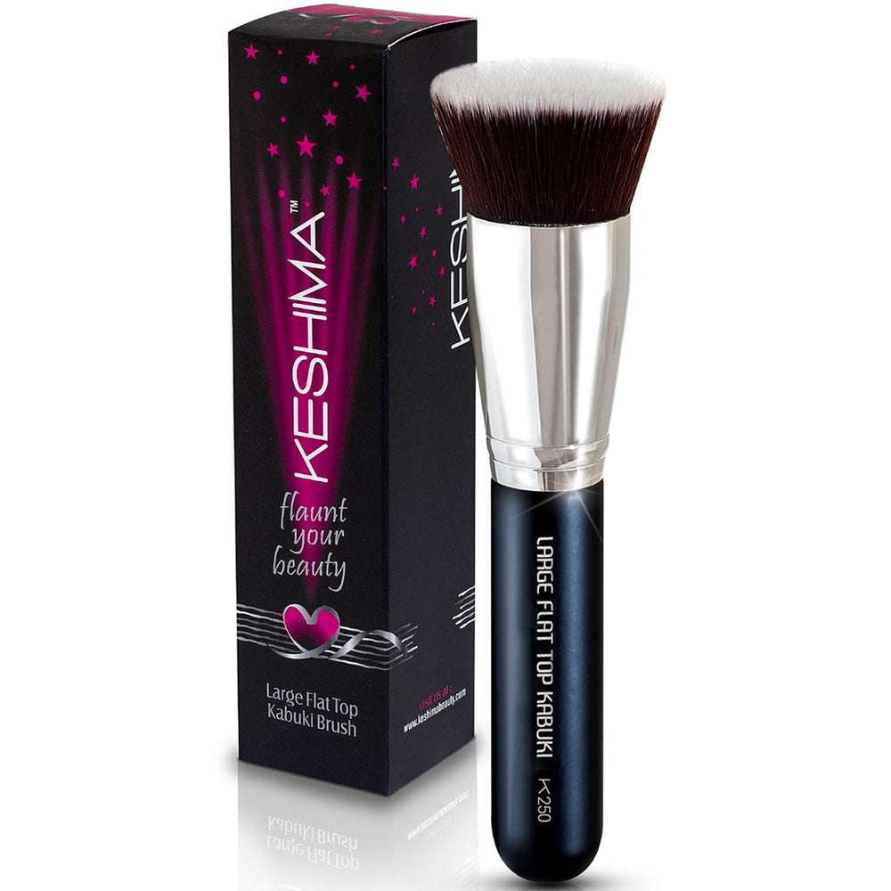 Pincel Kabuki plano grande de KESHIMA para acabado suave y uniforme.