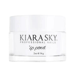 Kiara Sky polvo de inmersión claro para encapsular color y proteger la uña, con acabado natural.