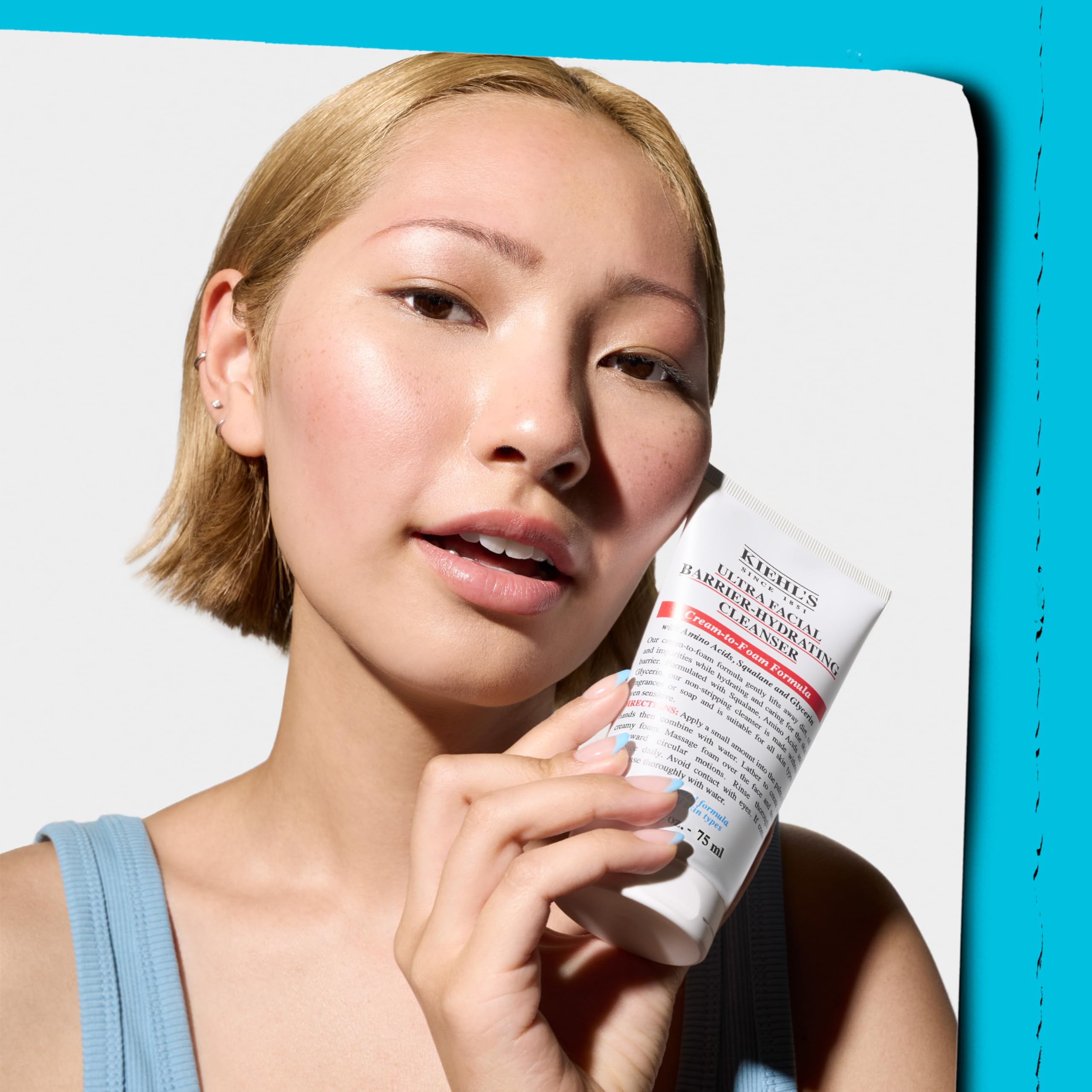 Kiehl's Ultra Facial Barrier-Hydrating Cleanser ingredientes suaves: cuida la piel sin irritantes.