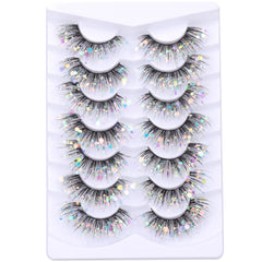 Pestañas Kiromiro con brillo dramático, listas para looks nocturnos y atrevidos.