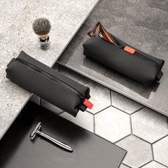 TOOLETRIES Koby Mini: matière étanche et facile à nettoyer, pour vos liquides.