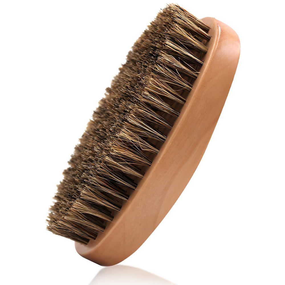 Kootinn cepillo para barba con cerda de jabalí y mango de madera, ideal para uso diario.