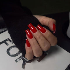 KQueenest Uñas Postizas Rojas Mediano-Largo, textura gel, adherencia duradera.