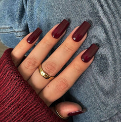 Uñas postizas KQueenest rojas burdeos, mediano cuadrado, brillo duradero para cualquier ocasión.