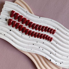 KQueenest Uñas postizas rojas oscuras, forma almendra corta, opción elegante para el día a día.