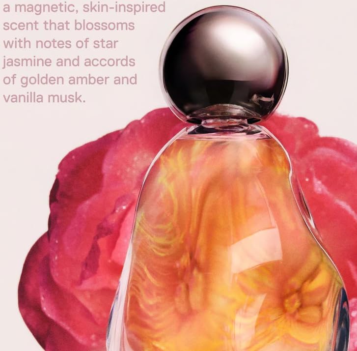 Kylie Cosmetics Cosmic EDP: aplicación en la piel para un efecto envolvente y duradero.