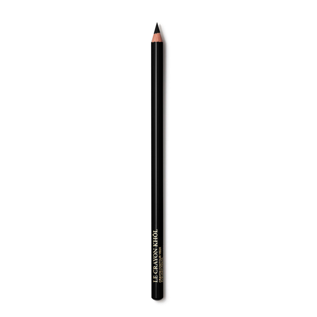 Lancôme Le Crayon Khôl Noir Ébène permet une application douce et précise.