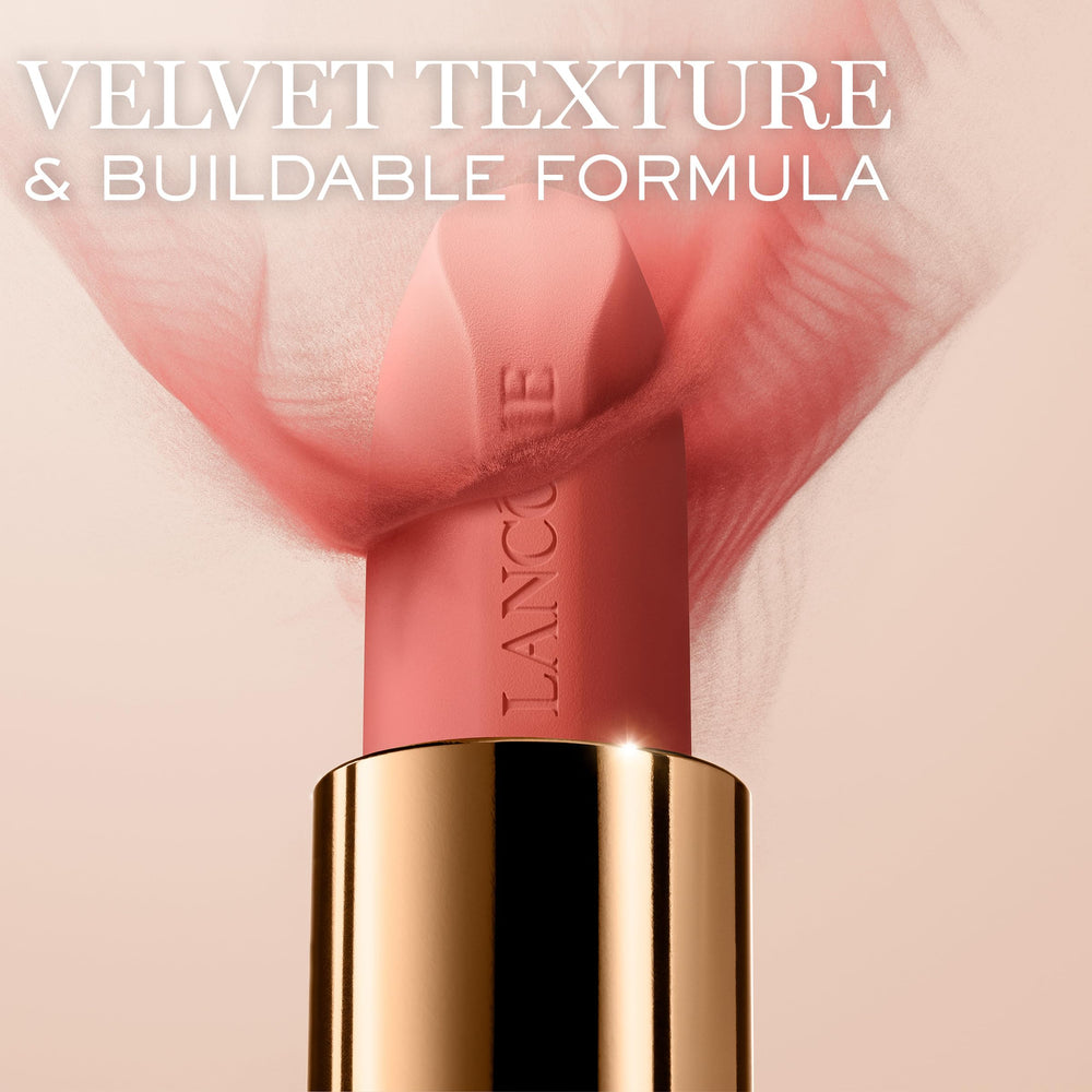 Pointe en pétale pour application précise - Lancôme Intimatte.