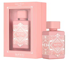 Lattafa Bade'e Al Oud Noble Blush nota Rosa Leche para un inicio romántico.