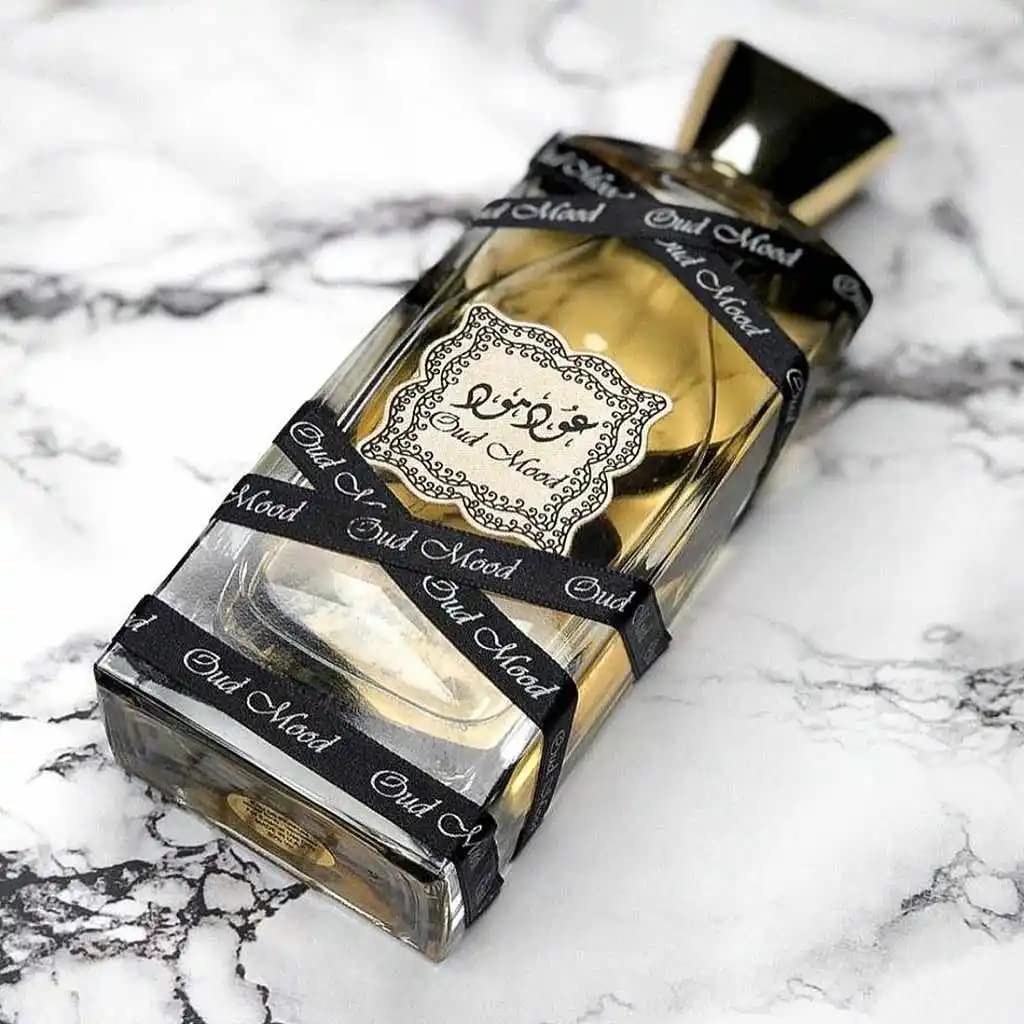 Lattafa Oud Mood aroma oriental‑dulce, ideal para uso diario.