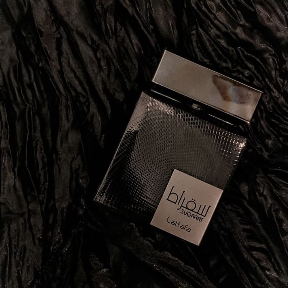 Aplicación-piel Lattafa Suqraat revela un perfume cálido para noches.
