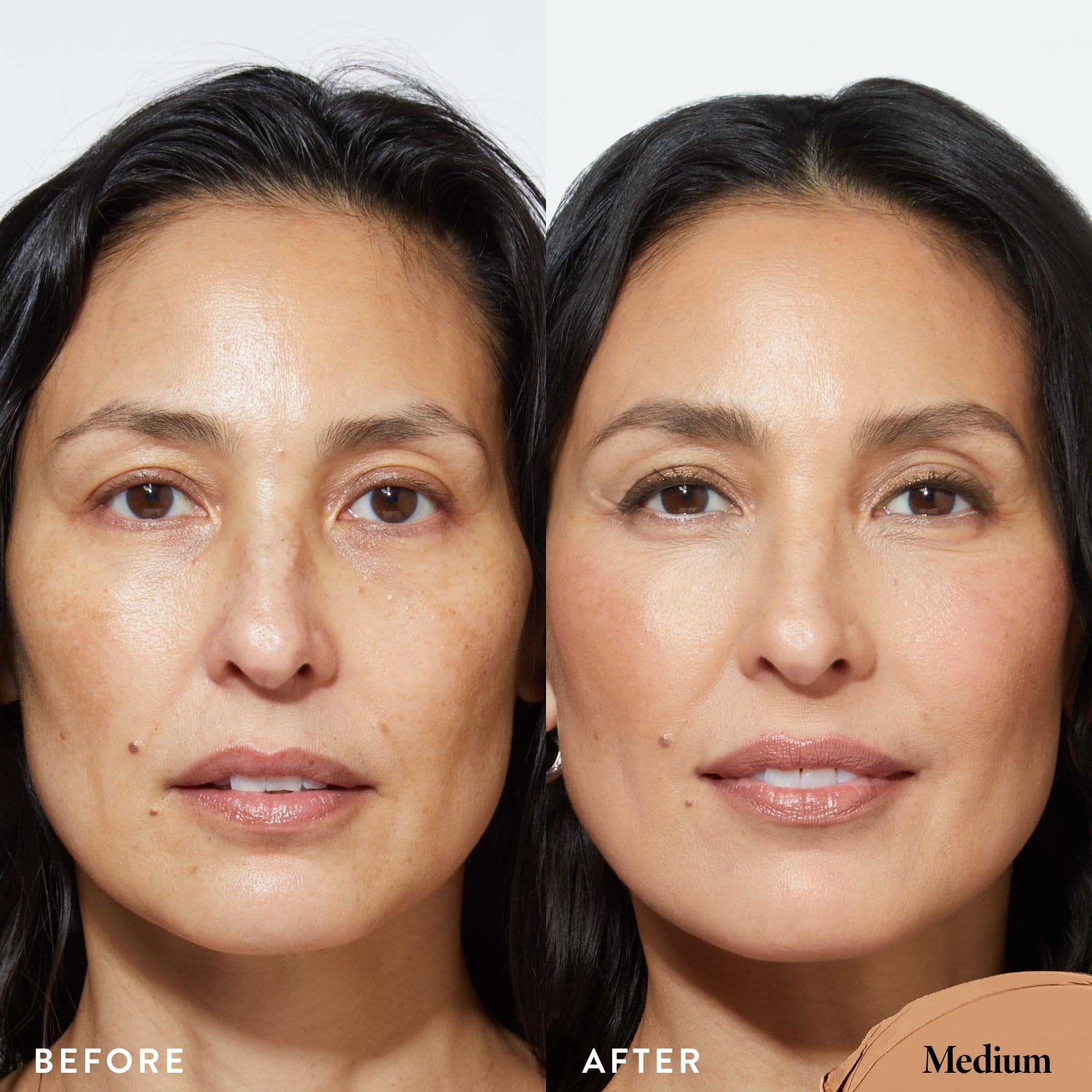 Laura Geller New York Concealer aplicación con dedos para acabado suave.