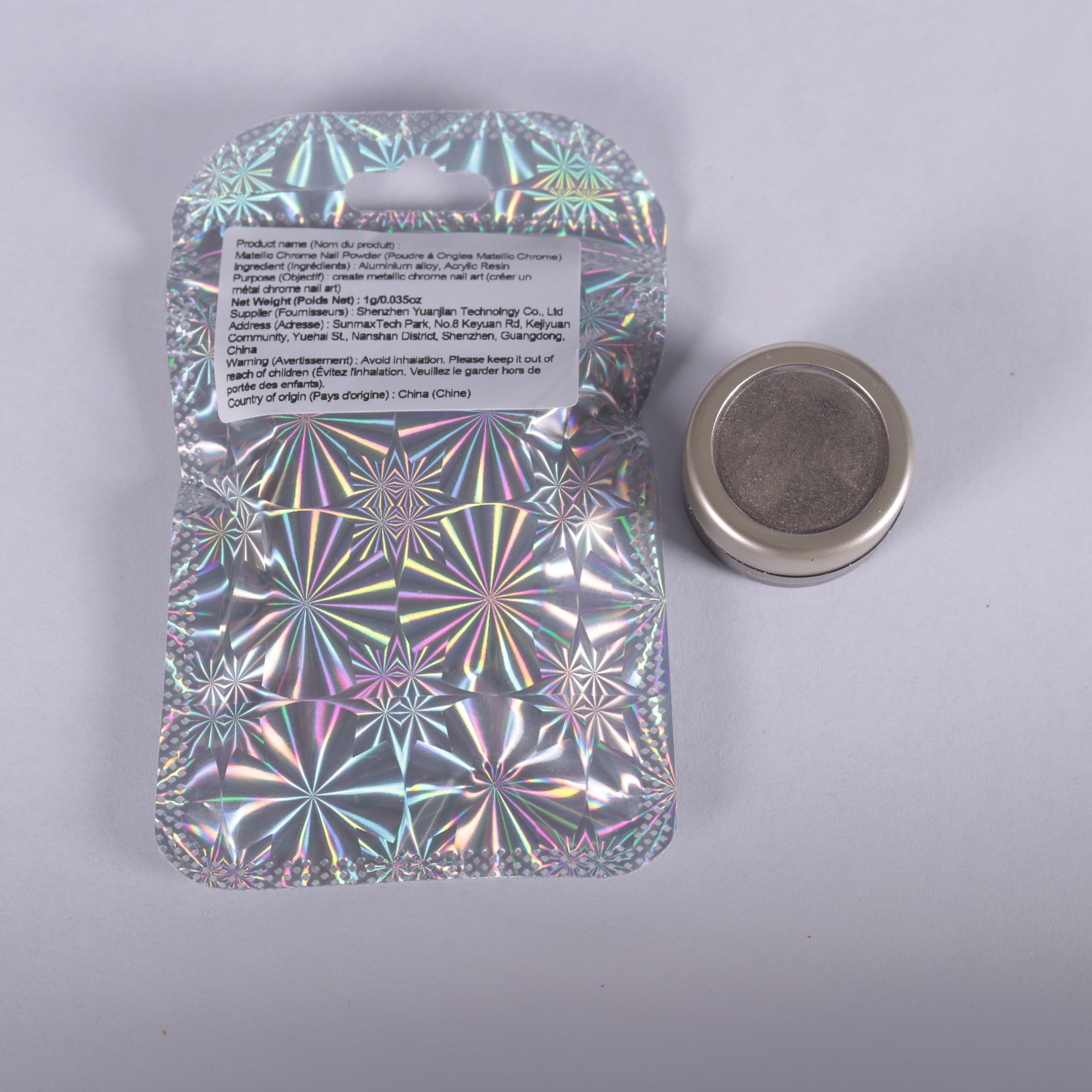 Efecto burbujas: Laza añade textura brillante en uñas.