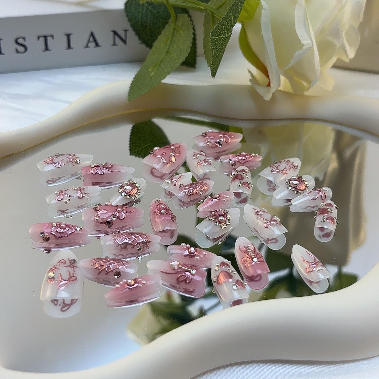 LBPEPAMZ uñas con flores y charms para look romántico
