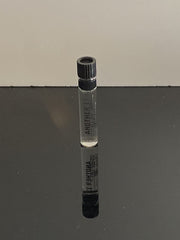 Le Labo Another 13 frasco compacto para llevar en bolso.