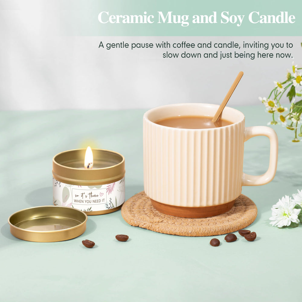 Taza cerámica Lepiche con cuchara, ideal para bebidas cálidas.
