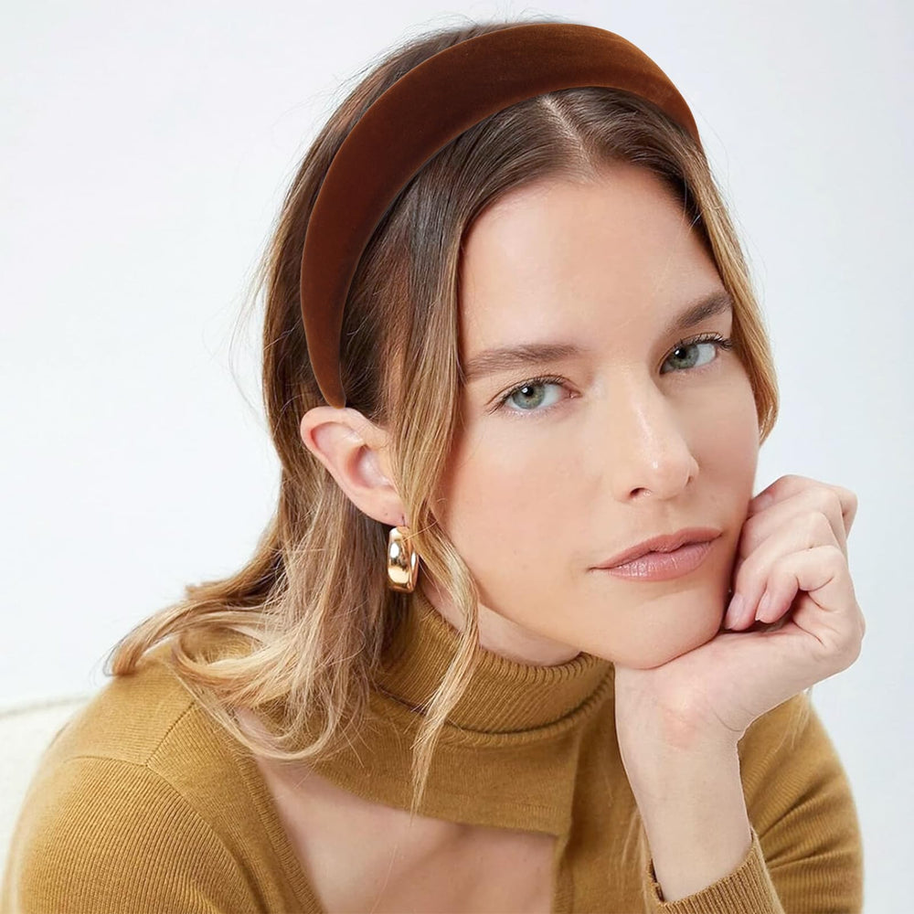Diadema Lestp de terciopelo caramelo, color cálido para temporada fría.