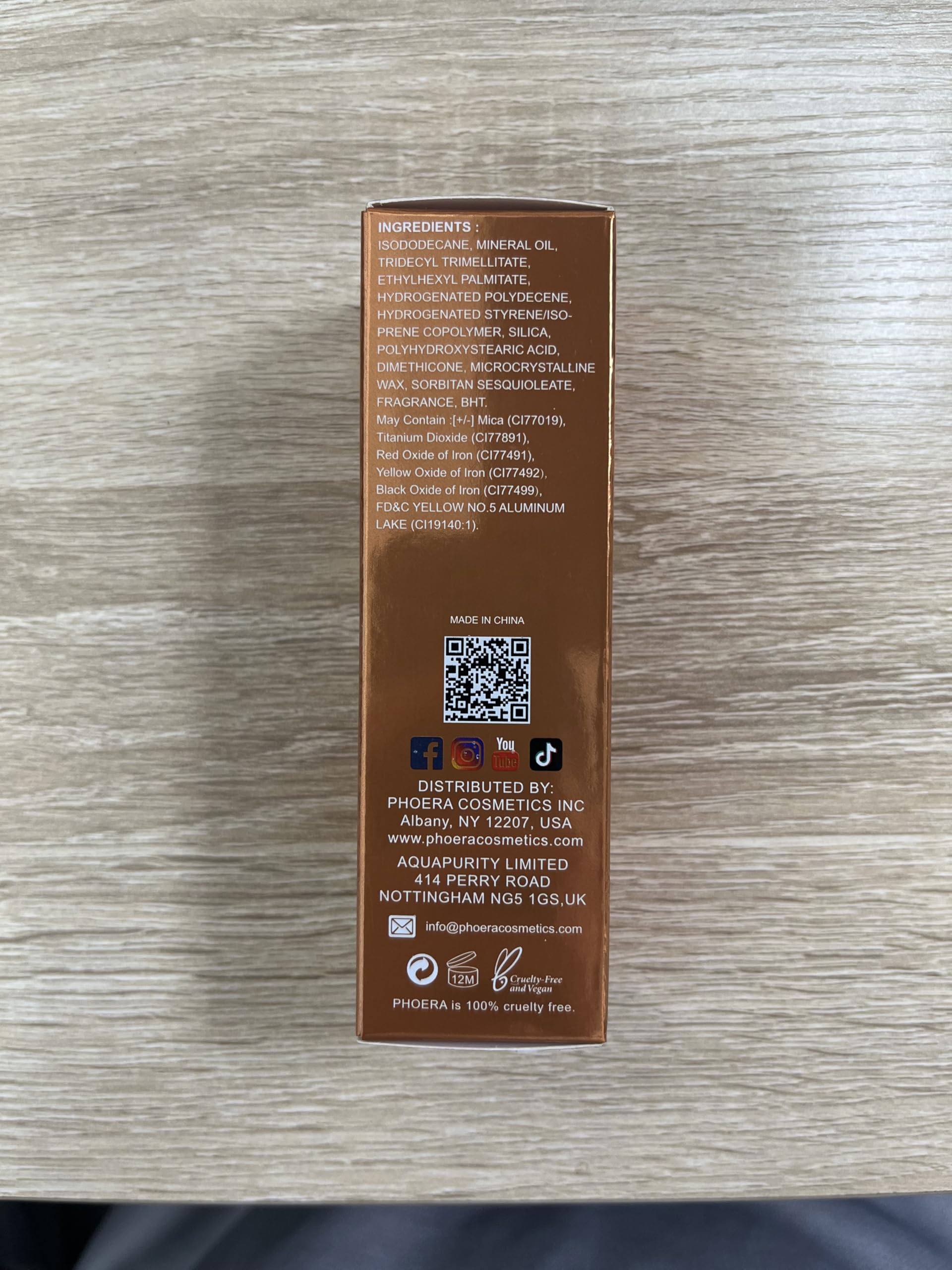 Lezero Body Shimmer Oil patch test advised for sensitive skin