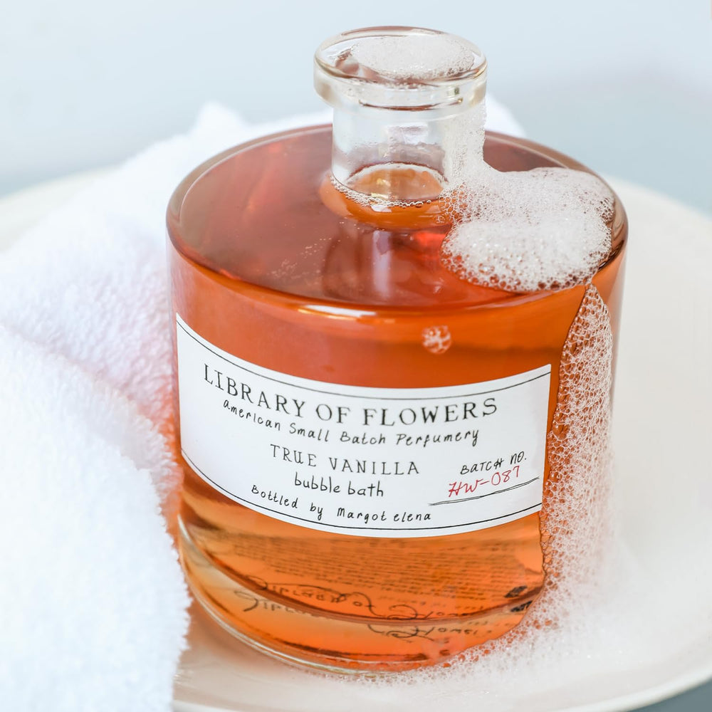 Library of Flowers True Vanilla Bubble Bath empaque lujoso como regalo