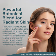Lira Clinical BIO Hydra C Serum, aplicación en la piel: mejora claridad y tono uniforme.