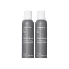 Living Proof champú en seco, aplicación rápida, revitaliza el cabello sin lavar.