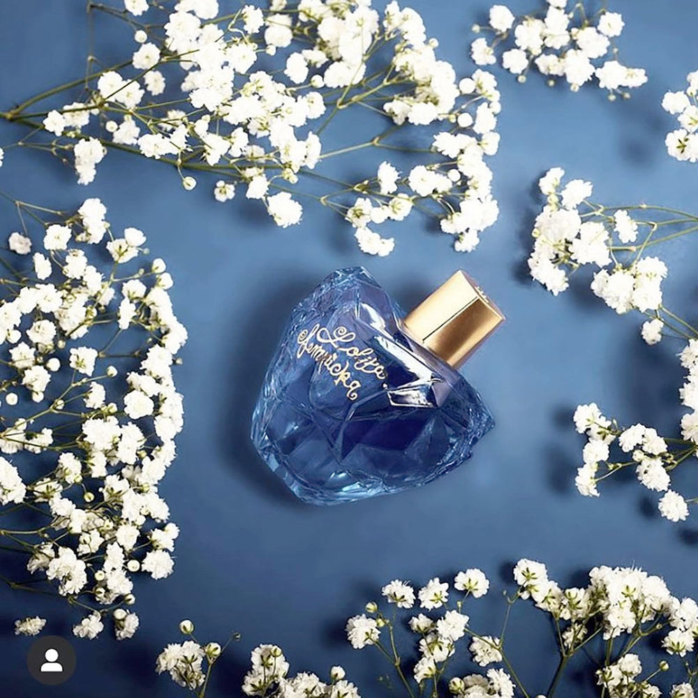 Lolita Lempicka Mon Premier spray application, easy to reapply through the day.