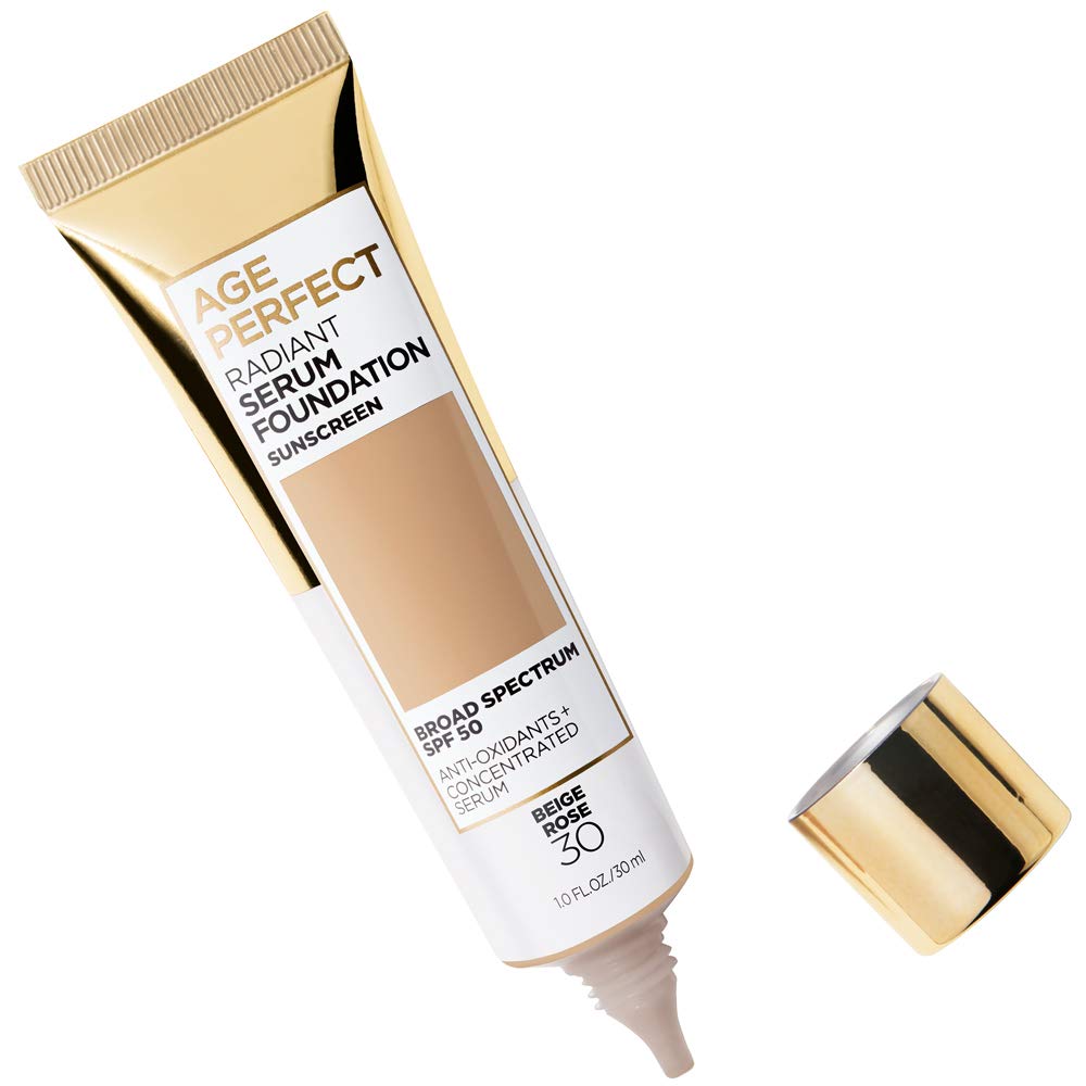 Muestra de tono beige rosado en la piel con Age Perfect de L'Oreal Paris.