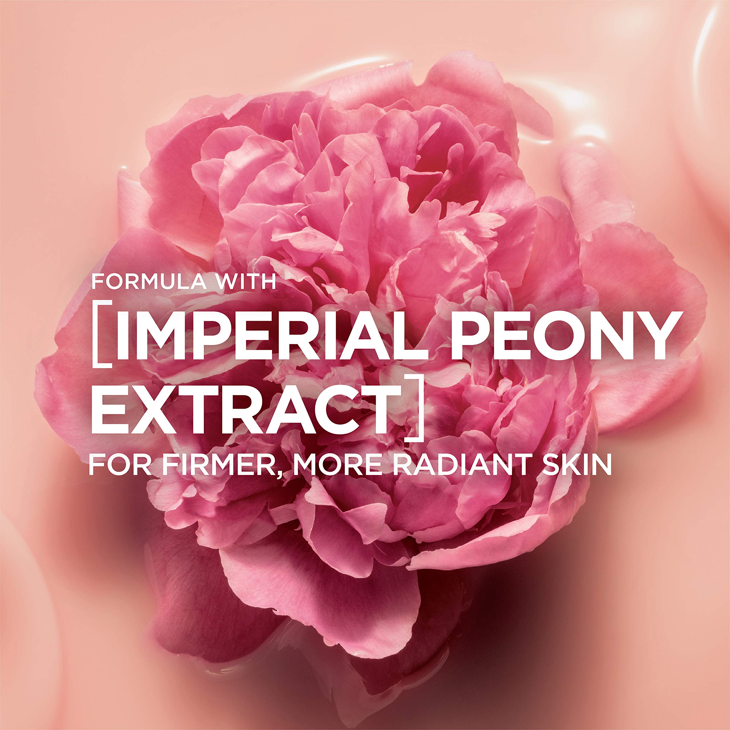 Aplicación matutina suave sobre rostro hasta absorción completa en Rosy Tone.