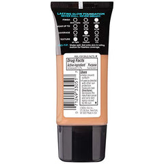 Aplicación suave de la base Pro Glow para un rostro uniforme.