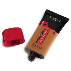 L'Oréal Paris Infallible Pro-Matte Foundation aplicada en rostro, difuminada para un acabado natural.