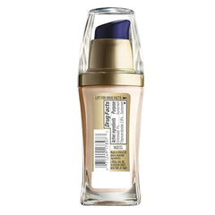 Muestra de tono uniforme con Visible Lift Serum Absolute Foundation para piel radiante.