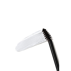 Fórmula impermeable que sella pigments en las cejas.