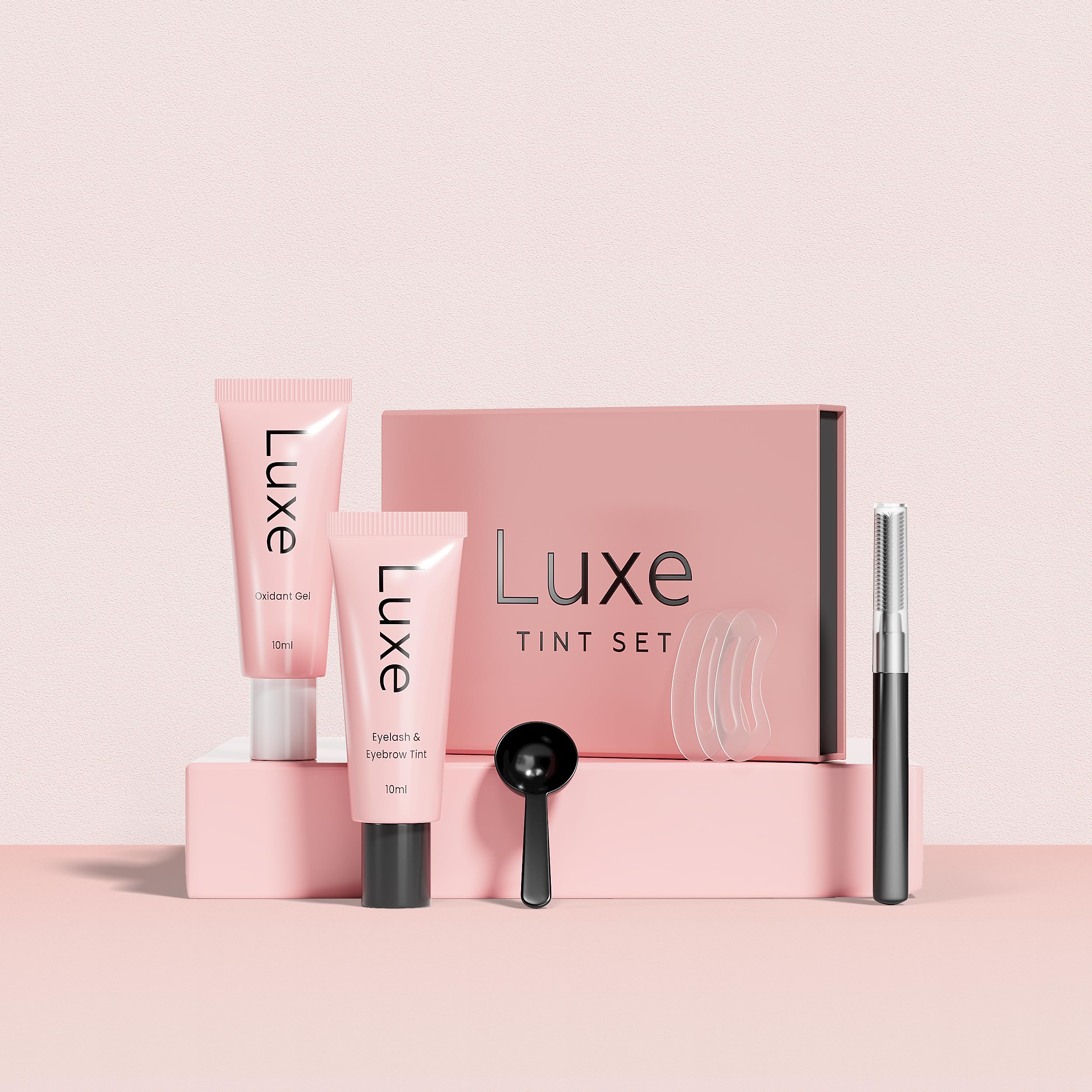 Luxe: tinte marrón para pestañas y cejas, acabado suave.