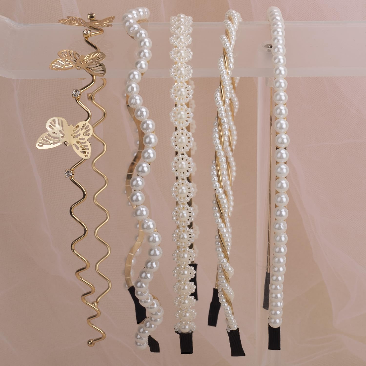 Diadema LYroo con mariposa y cuentas, lindo toque romántico